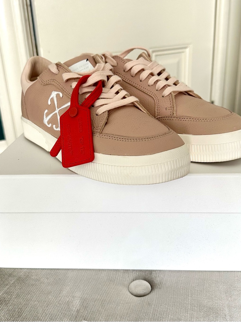 Off-White Vulcanized Low Sneakers, Women’s, Blush